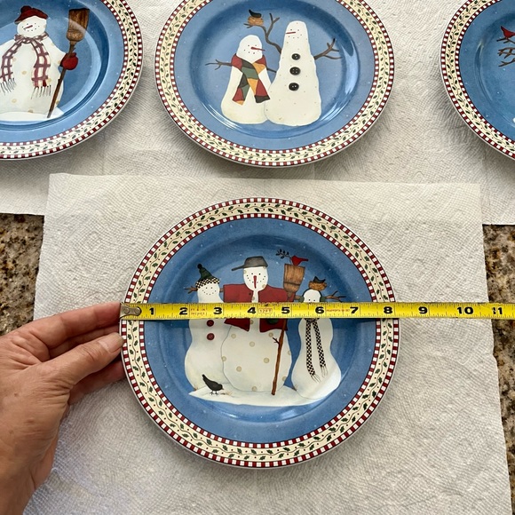 Sakura Snowman 4 pieces Assorted Stoneware Debbie Mumm Christmas Salad Plates - Picture 7 of 9
